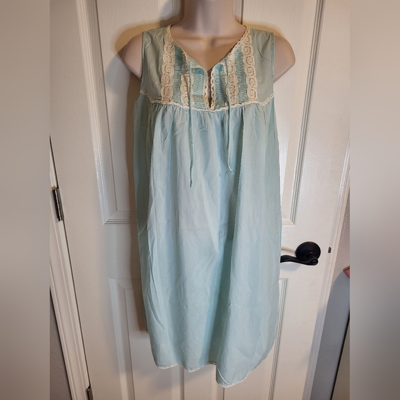 Vintage Komar Nightgown size Small - Picture 1 of 6